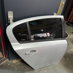 Opel astra h sedan sağ arka kapı