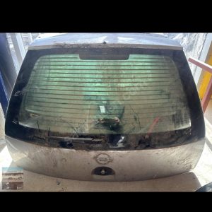 Opel corsa c bagaj kapağı